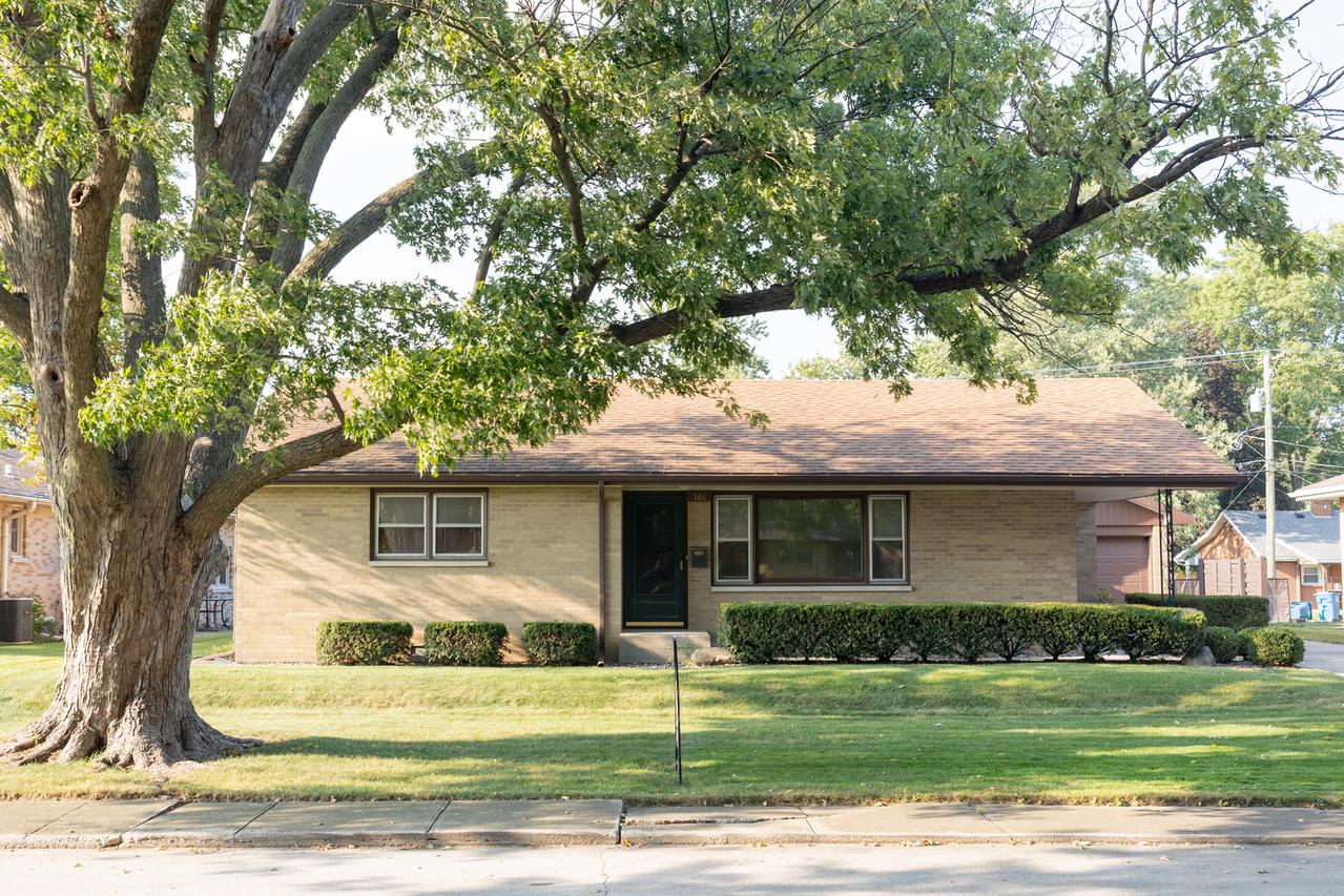 106 Vermont St., Momence, IL 60954