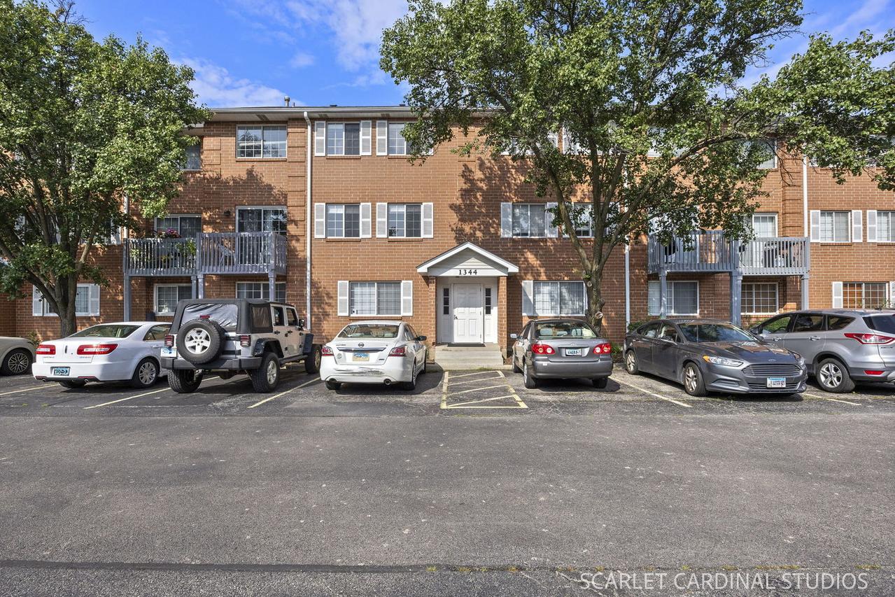 1344 S Lorraine Rd. #F, Wheaton, IL 60189