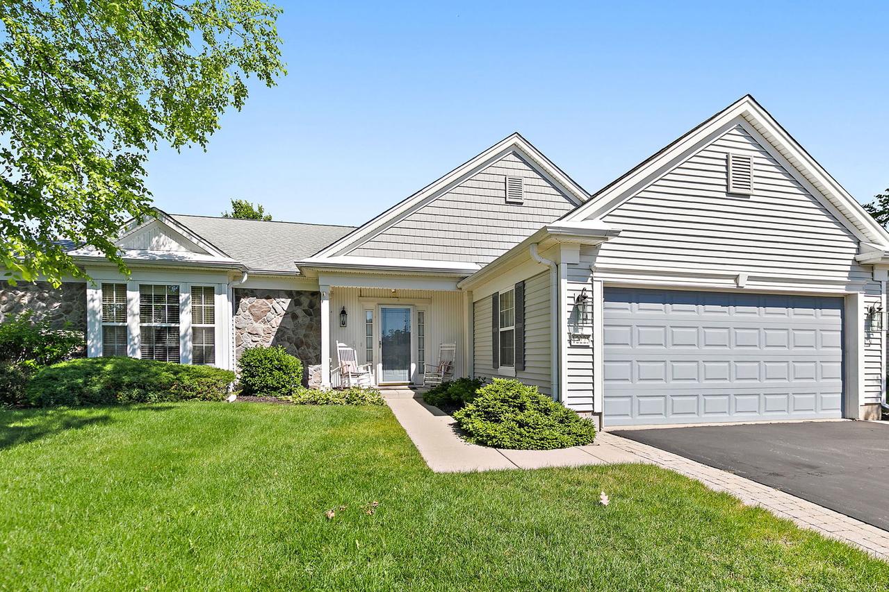 12225 Arlington Dr., Huntley, IL 60142