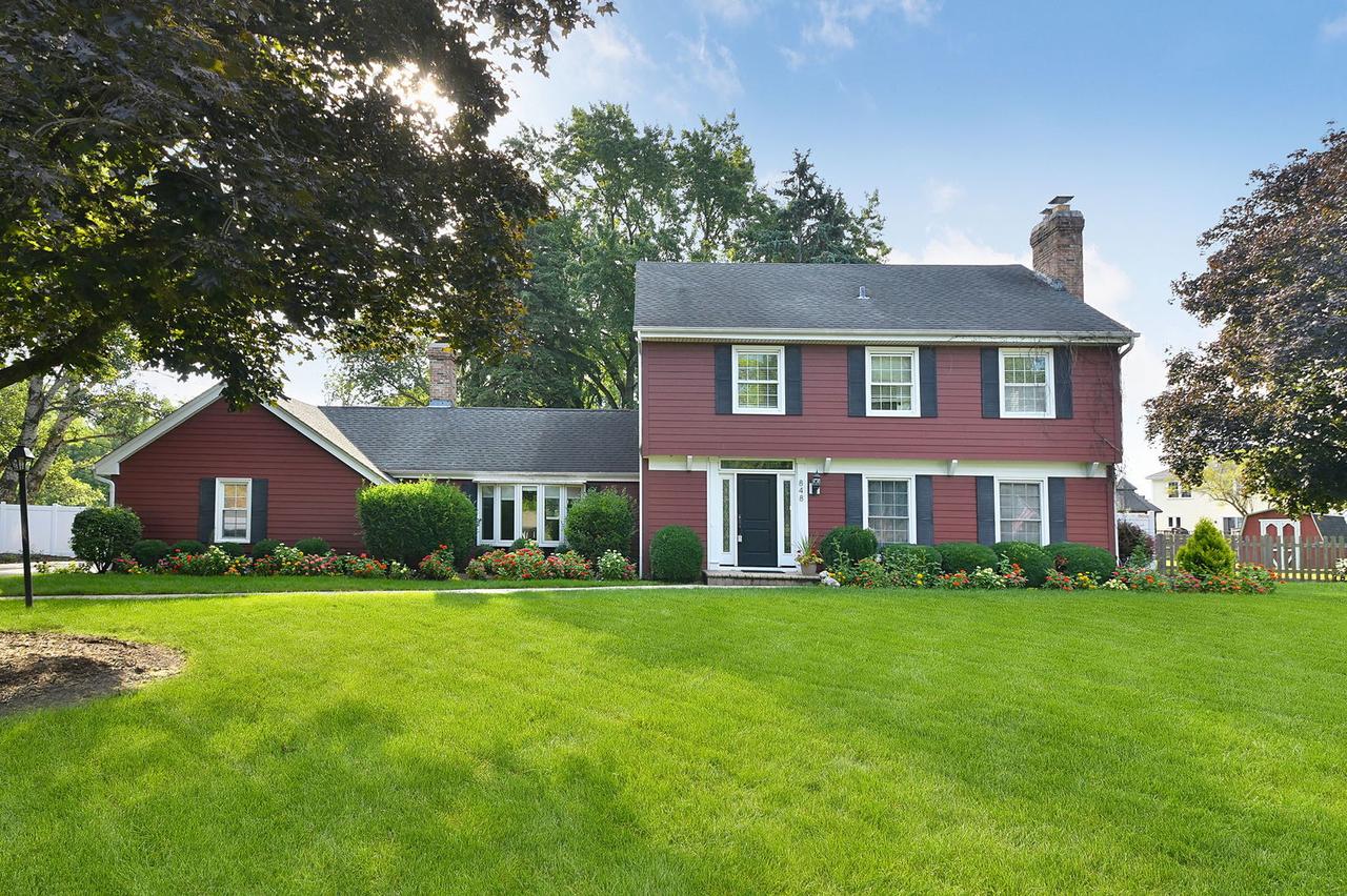848 Rocksbury Ct., Batavia, IL 60510