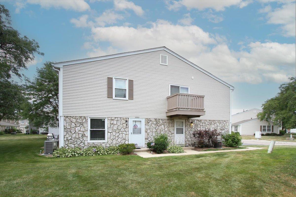 1063 Hampton Harbor, Schaumburg, IL 60193
