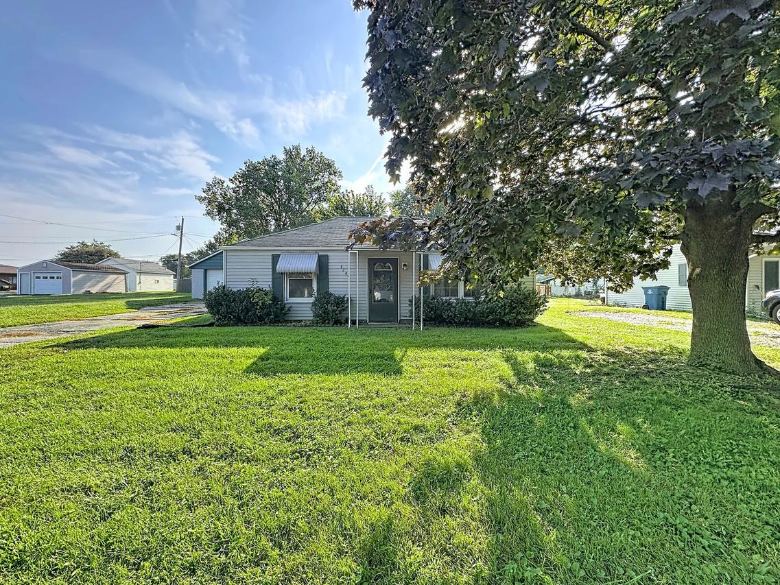 4244 9th St., East Moline, IL 61244