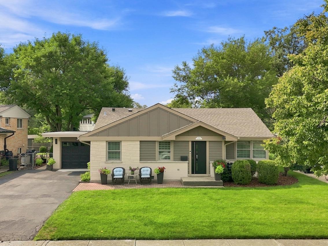 534 E Park Ave., Elmhurst, IL 60126