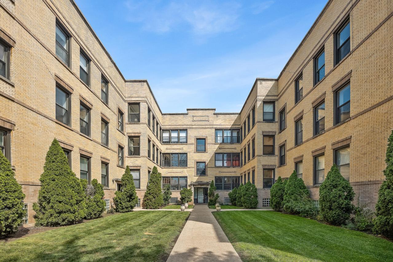 4823 N Kimball Ave. #2, Chicago, IL 60625