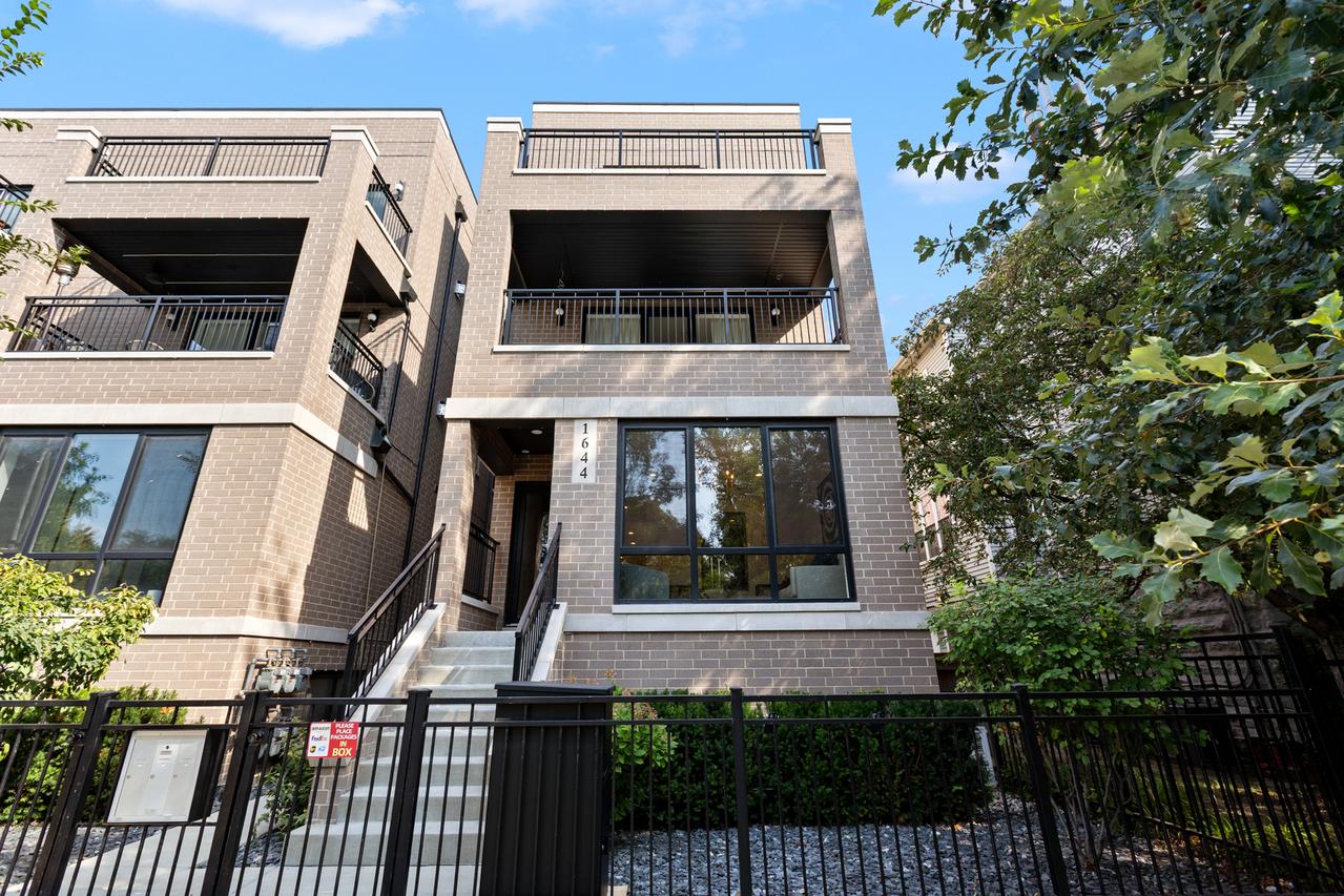 1644 W Diversey Pkwy. #1, Chicago, IL 60614