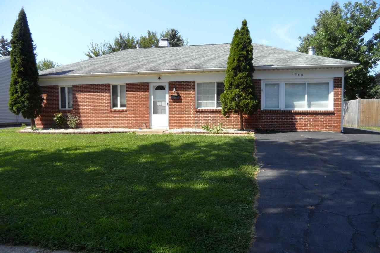 1360 N Elmwood Dr., Aurora, IL 60506