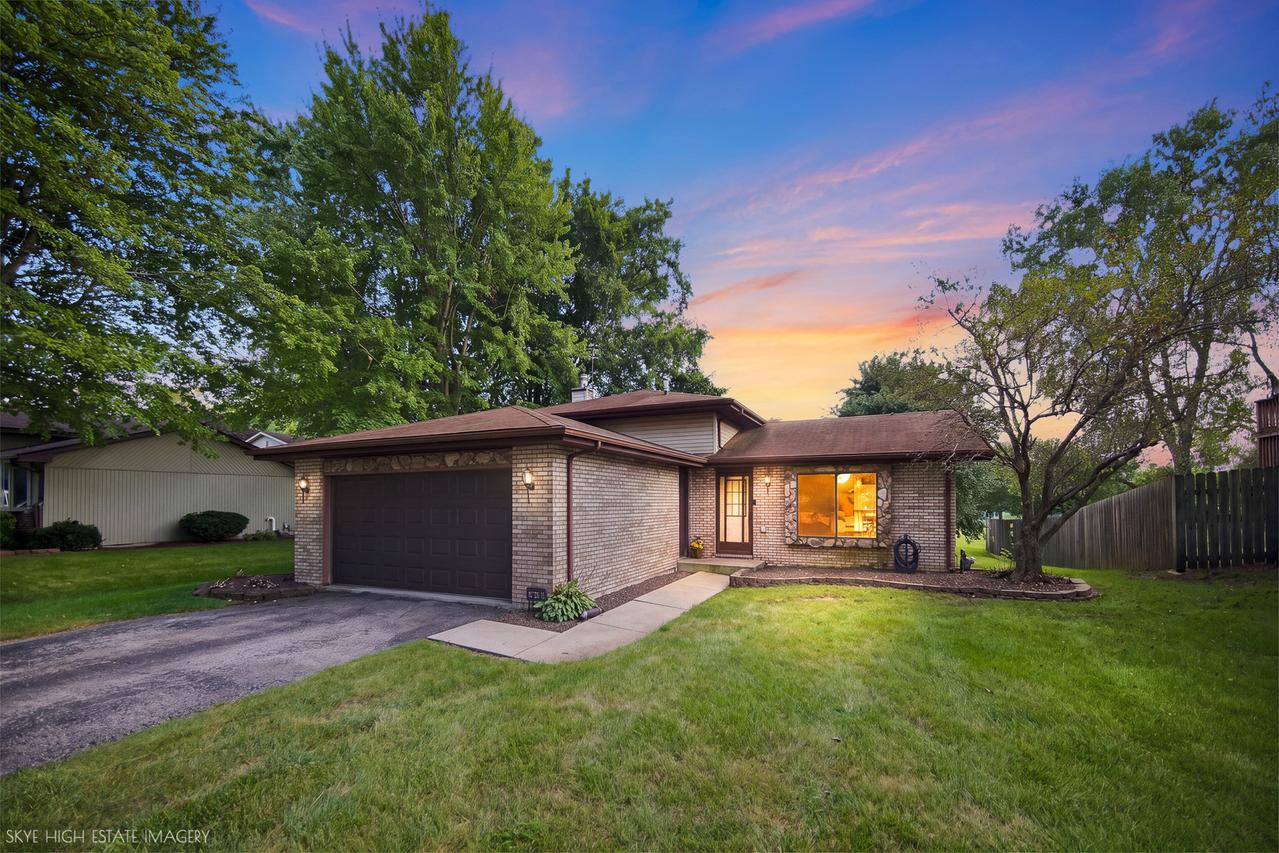 2211 Jackson Branch Dr., New Lenox, IL 60451