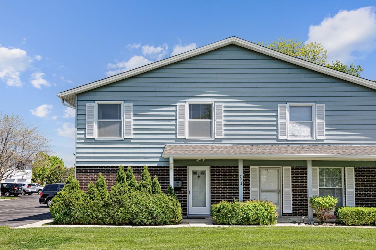 784 Leicester Rd., Elk Grove Village, IL 60007