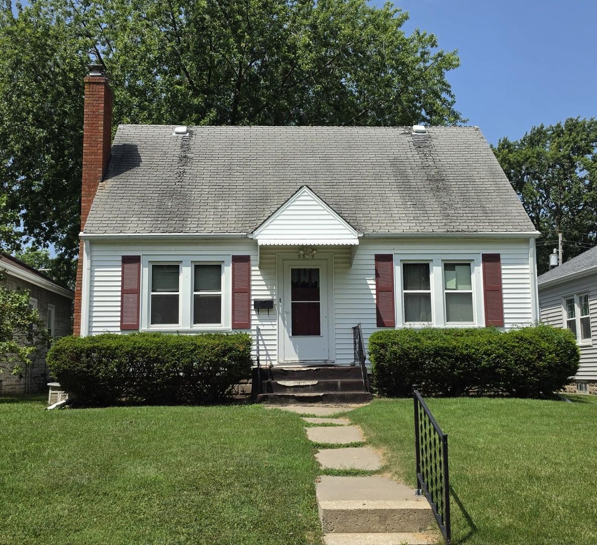 2379 30th St., Moline, IL 61265