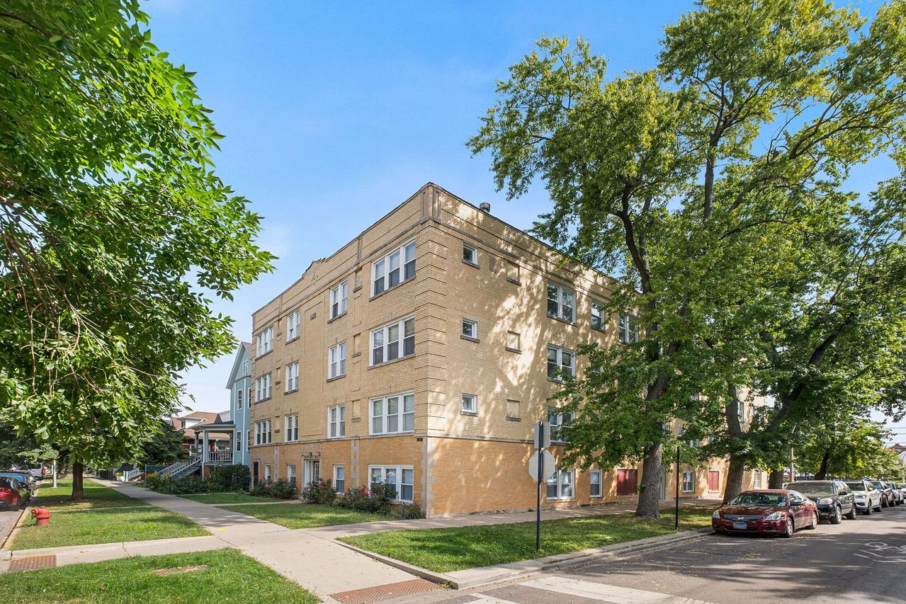 3224 W Berteau Ave. #3, Chicago, IL 60618