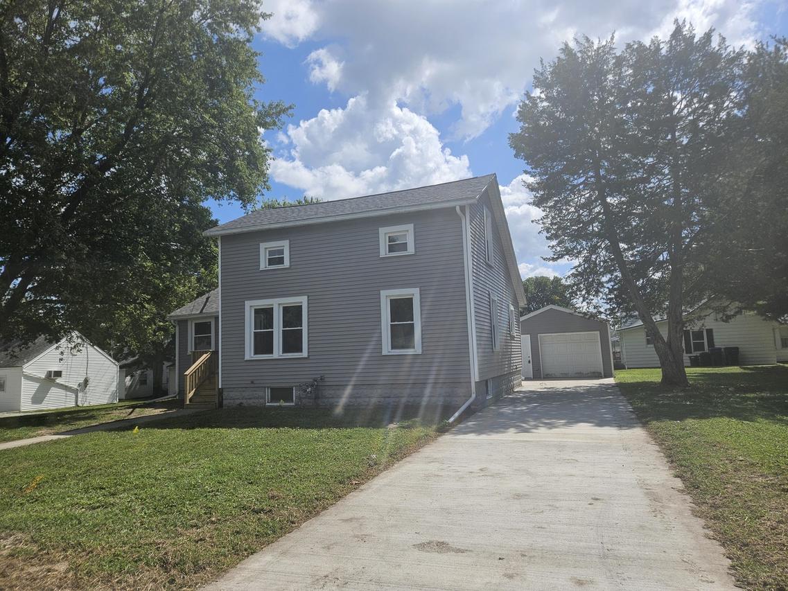 1211 W 5th St., Rock Falls, IL 61071
