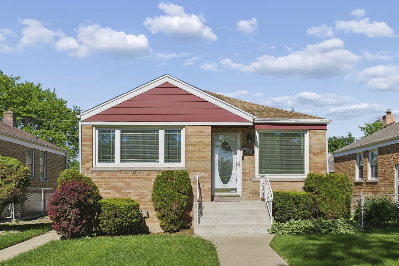 204 Bohland Ave., Bellwood, IL 60104