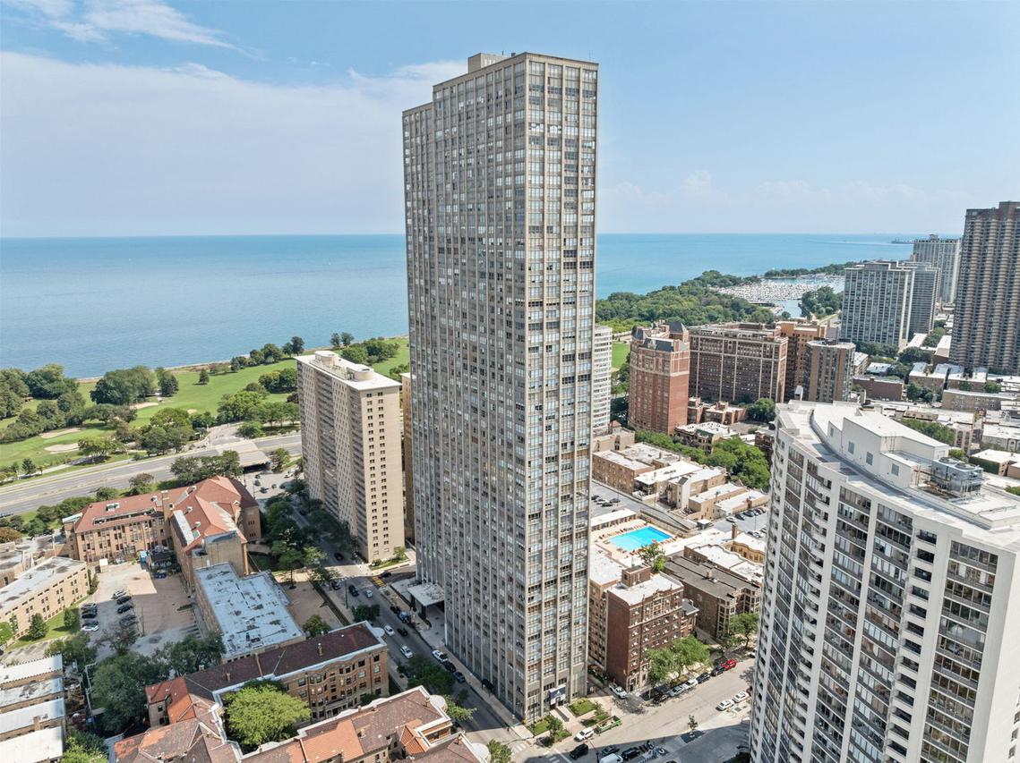655 W Irving Park Rd. #702, Chicago, IL 60613