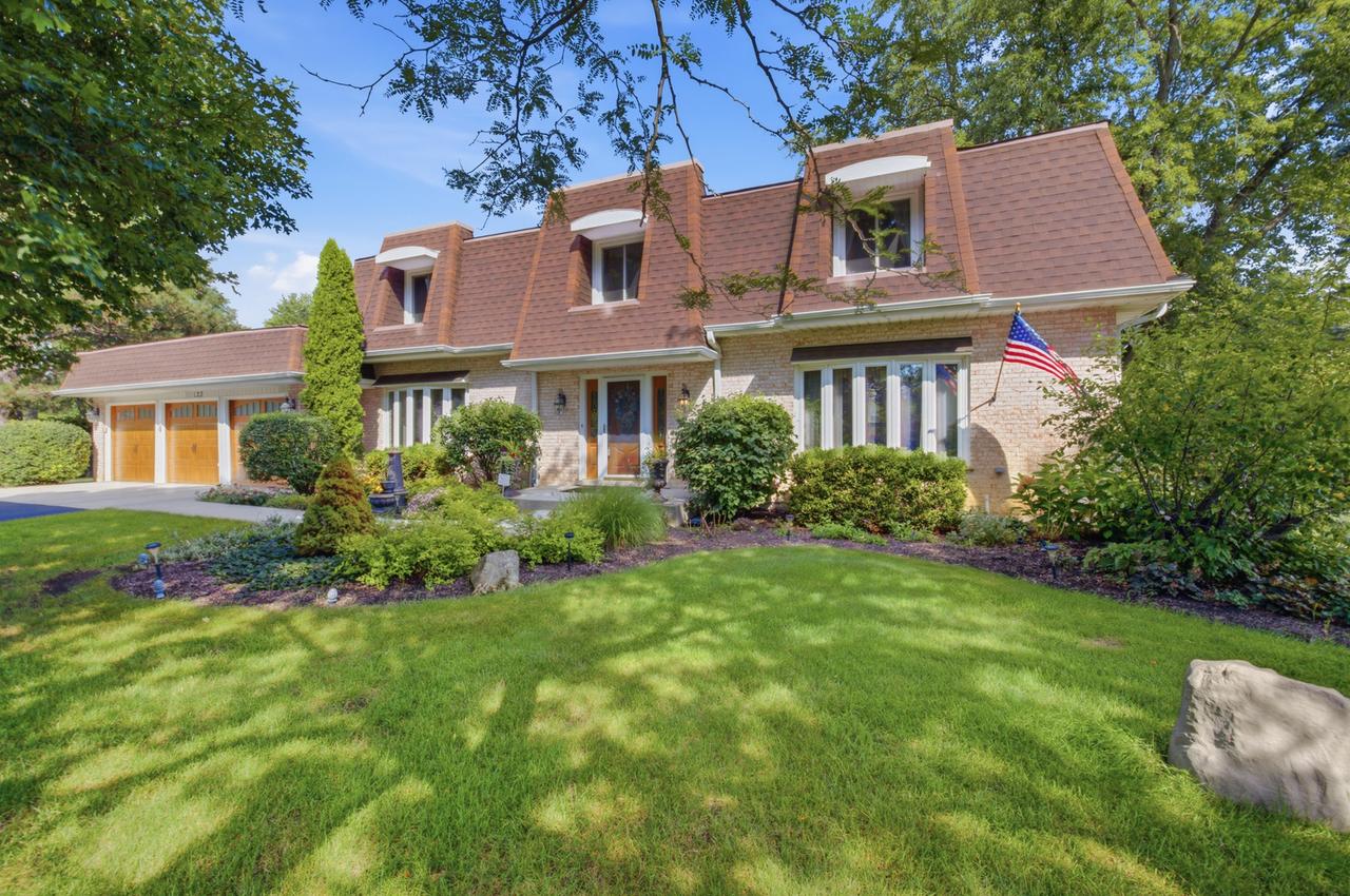 123 Rue Jardin Ave., Deer Park, IL 60010