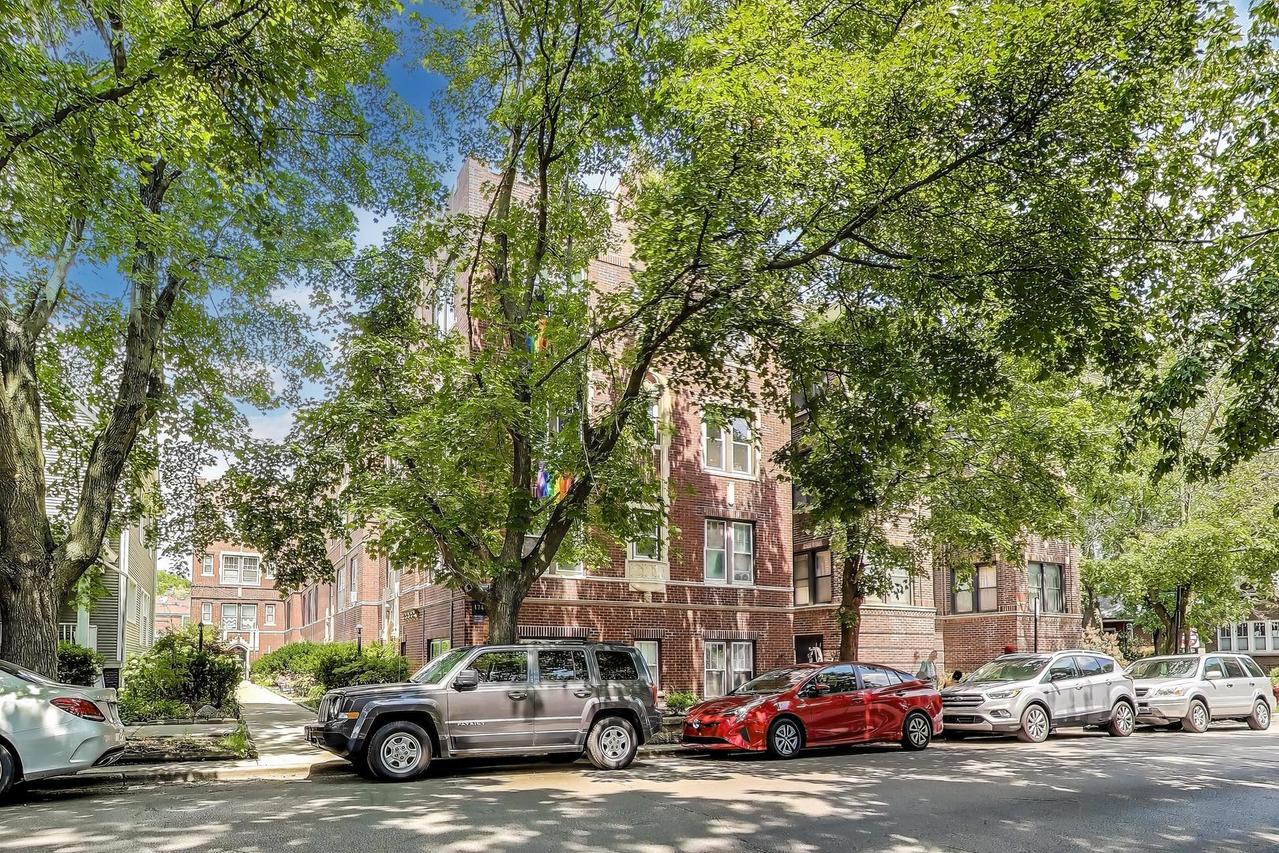 1750 W Granville Ave. #2A, Chicago, IL 60660