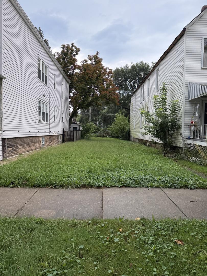8431 S Brandon Ave., Chicago, IL 60617