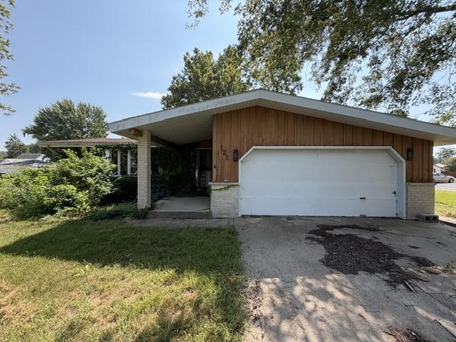 120 W Pacific St., Essex, IL 60935
