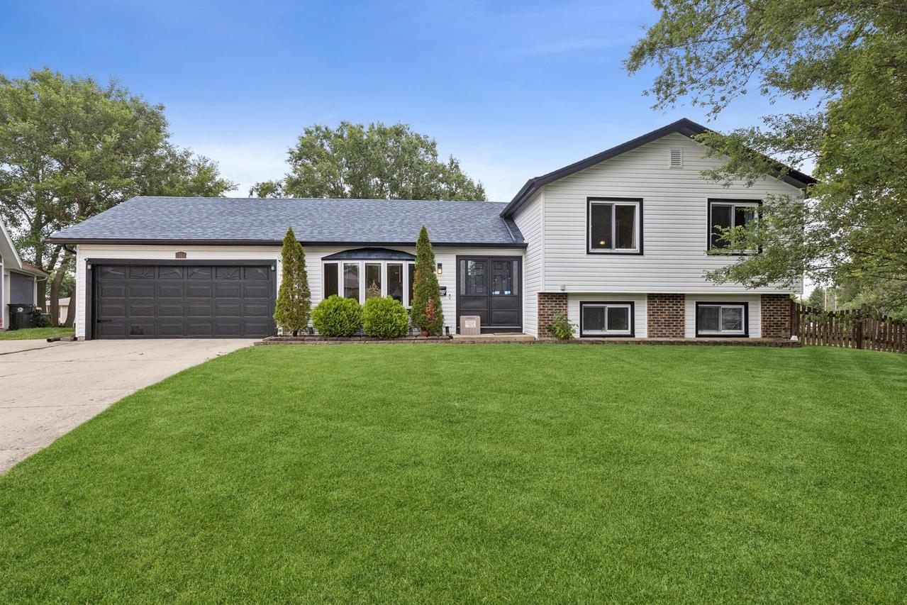 5701 Bedford Ct., Hanover Park, IL 60133