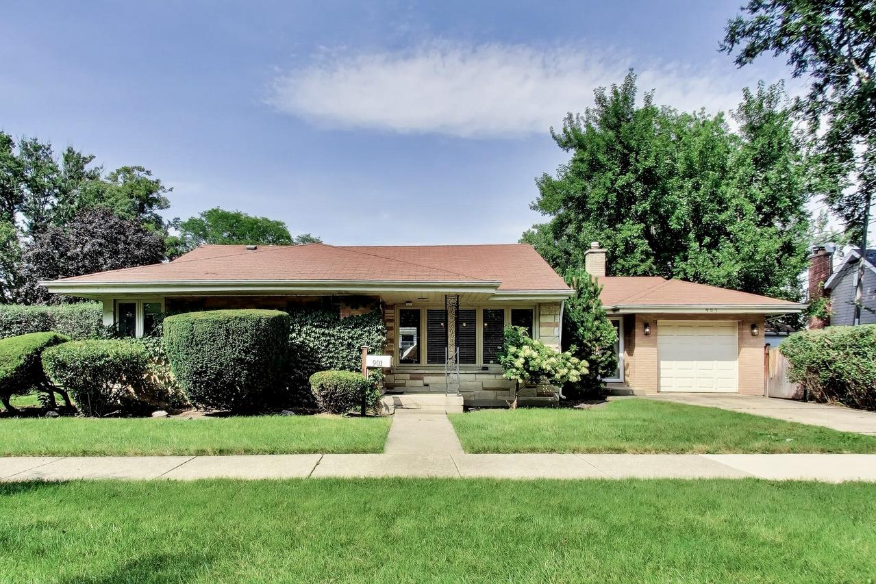 901 Park Plaine Ave., Park Ridge, IL 60068
