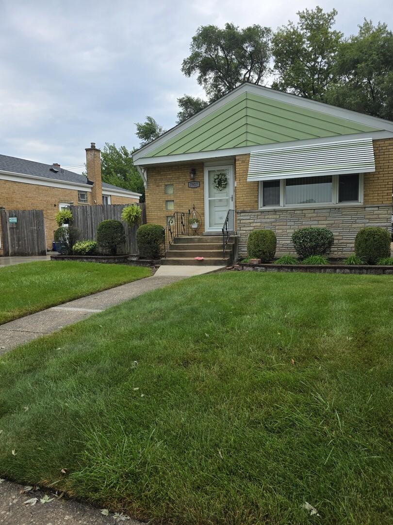 7917 S Tripp Ave., Chicago, IL 60652
