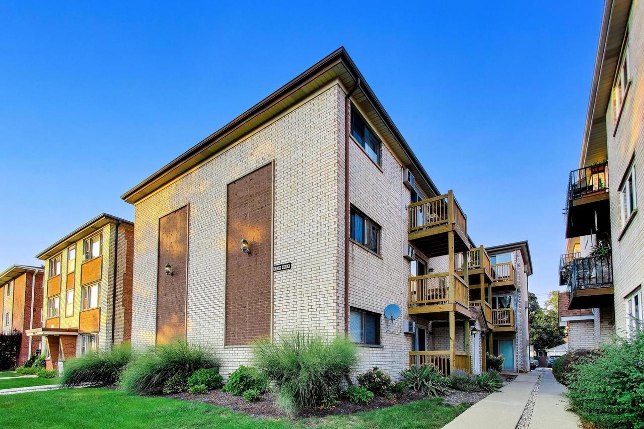 6841 N Northwest Hwy. #3C, Chicago, IL 60631
