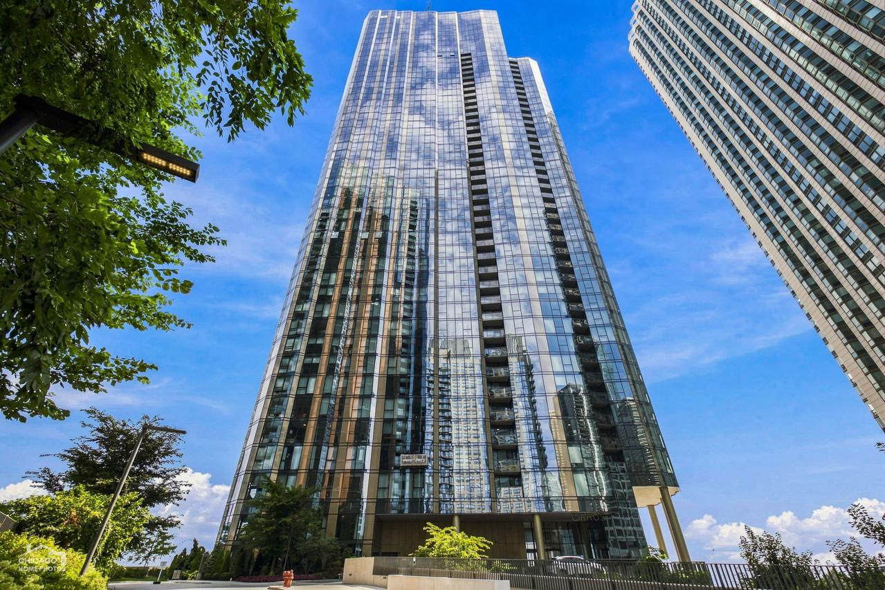 211 N Harbor Dr. #3803, Chicago, IL 60601