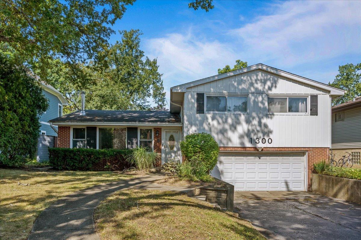 1300 Knollwood Rd., Deerfield, IL 60015