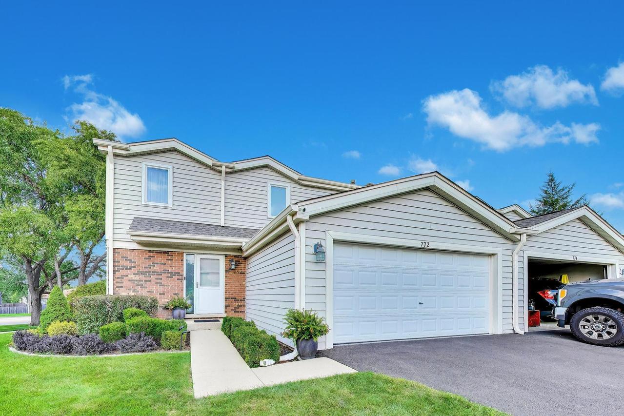 772 Buckingham Ct., Hoffman Estates, IL 60169