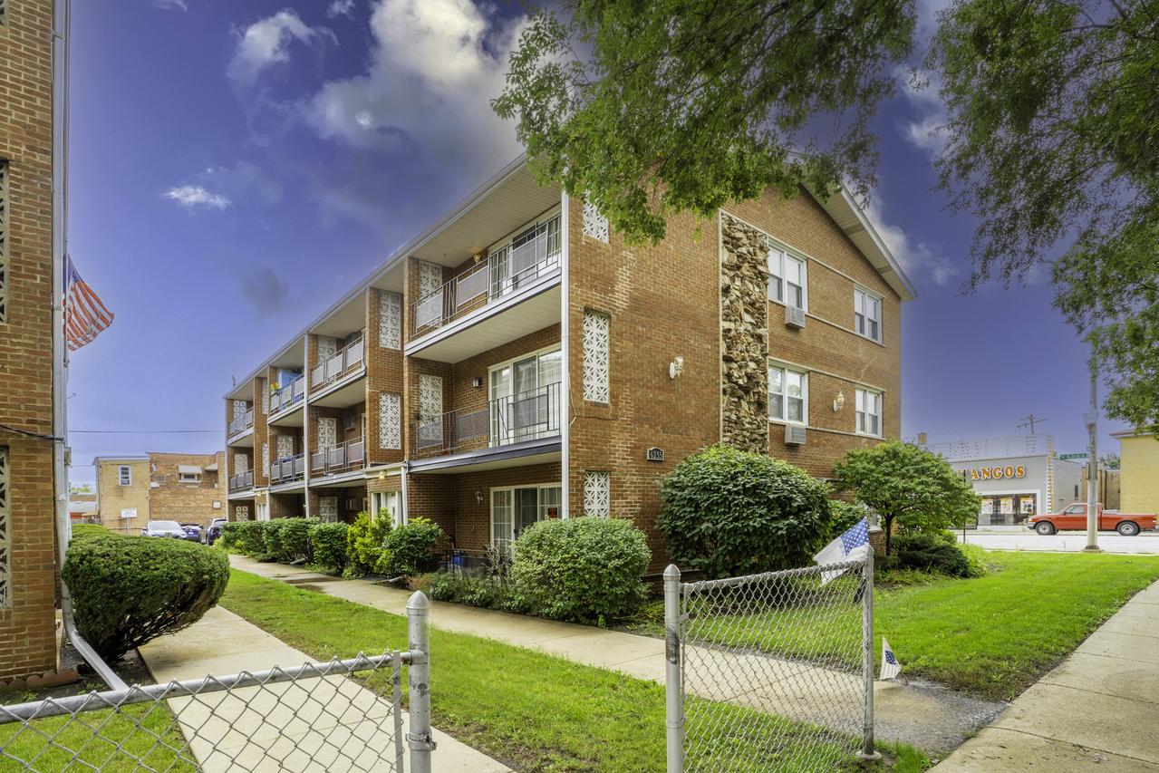 6255 S Mason St. #1C, Chicago, IL 60638