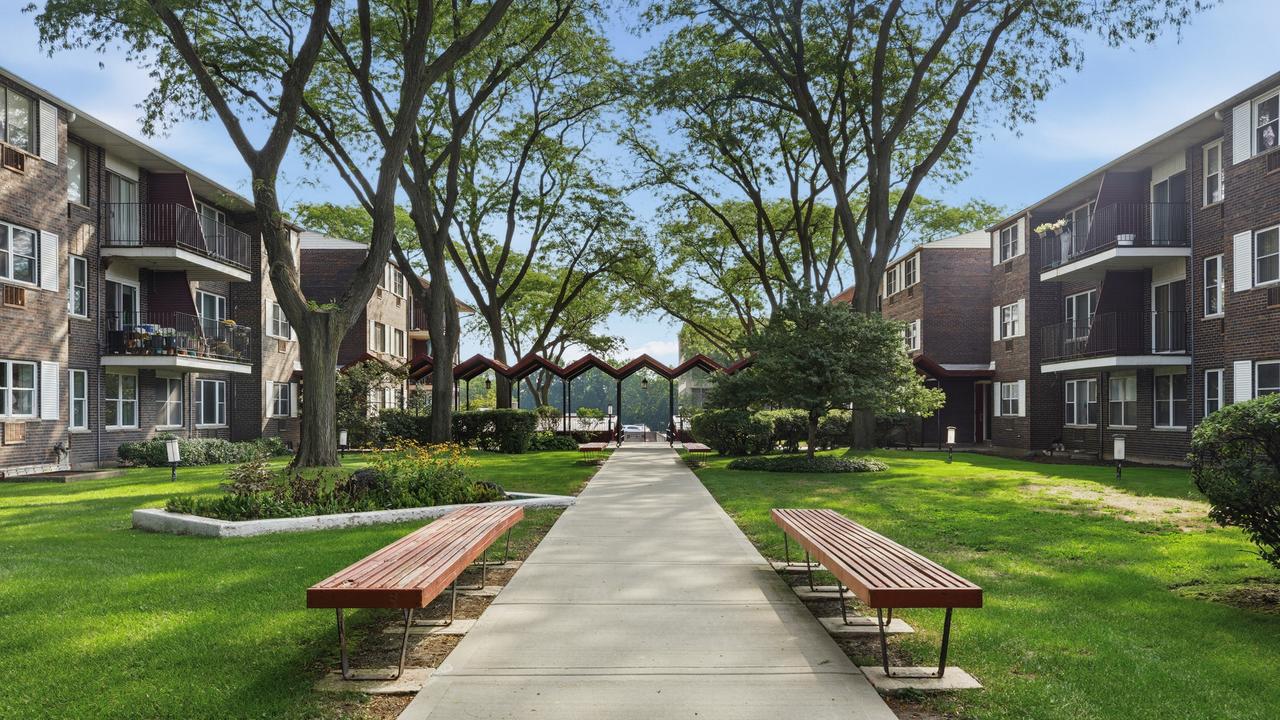8720 Skokie Blvd. #1G, Skokie, IL 60077