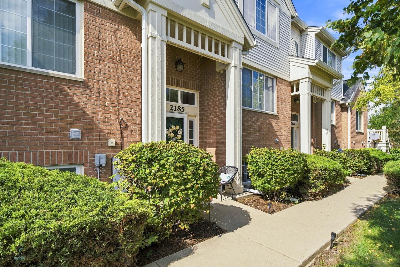 2185 W Concord Ln., Addison, IL 60101