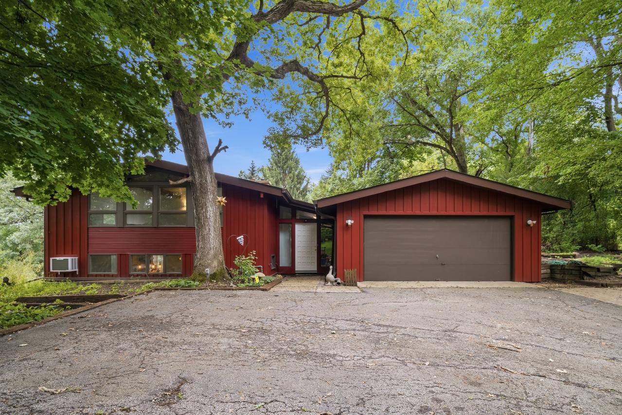 507 Shady Ln., North Barrington, IL 60010