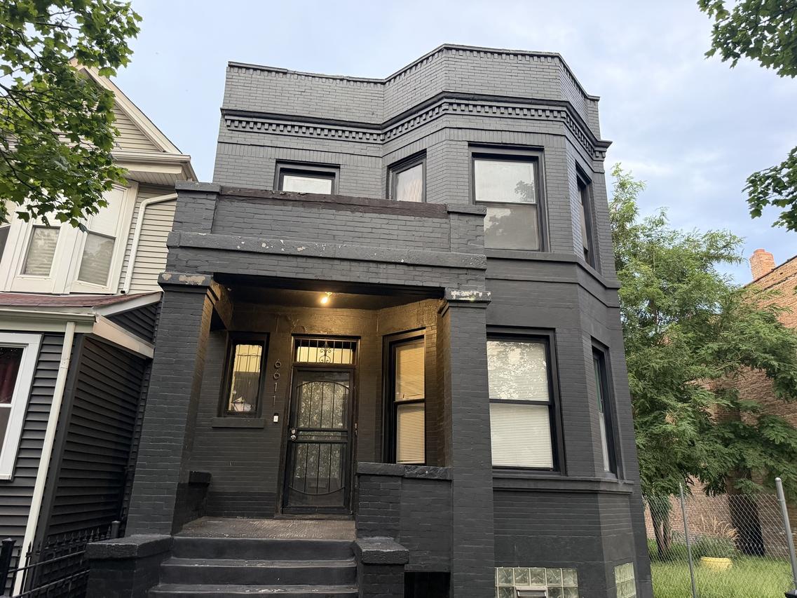 6611 S Maryland Ave., Chicago, IL 60637