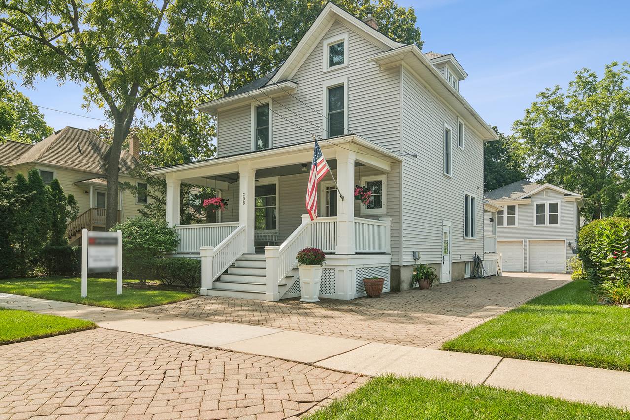 208 N Benton St., Palatine, IL 60067