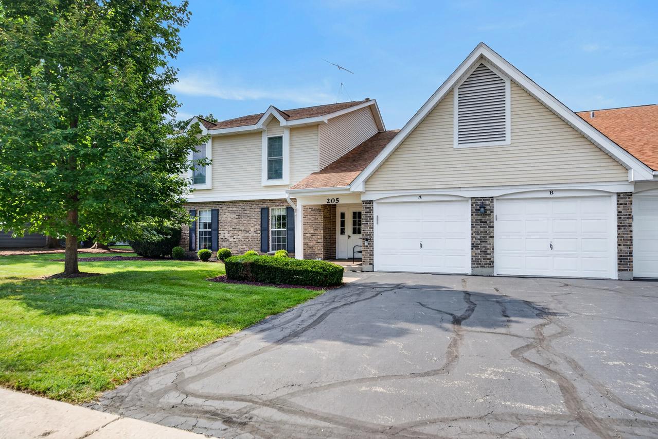 205 N Creekside Tr. #A, Mchenry, IL 60050