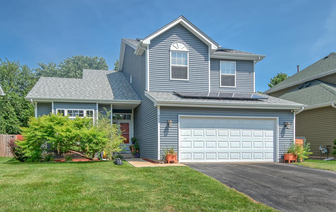 905 Chelsea Ct., Aurora, IL 60504