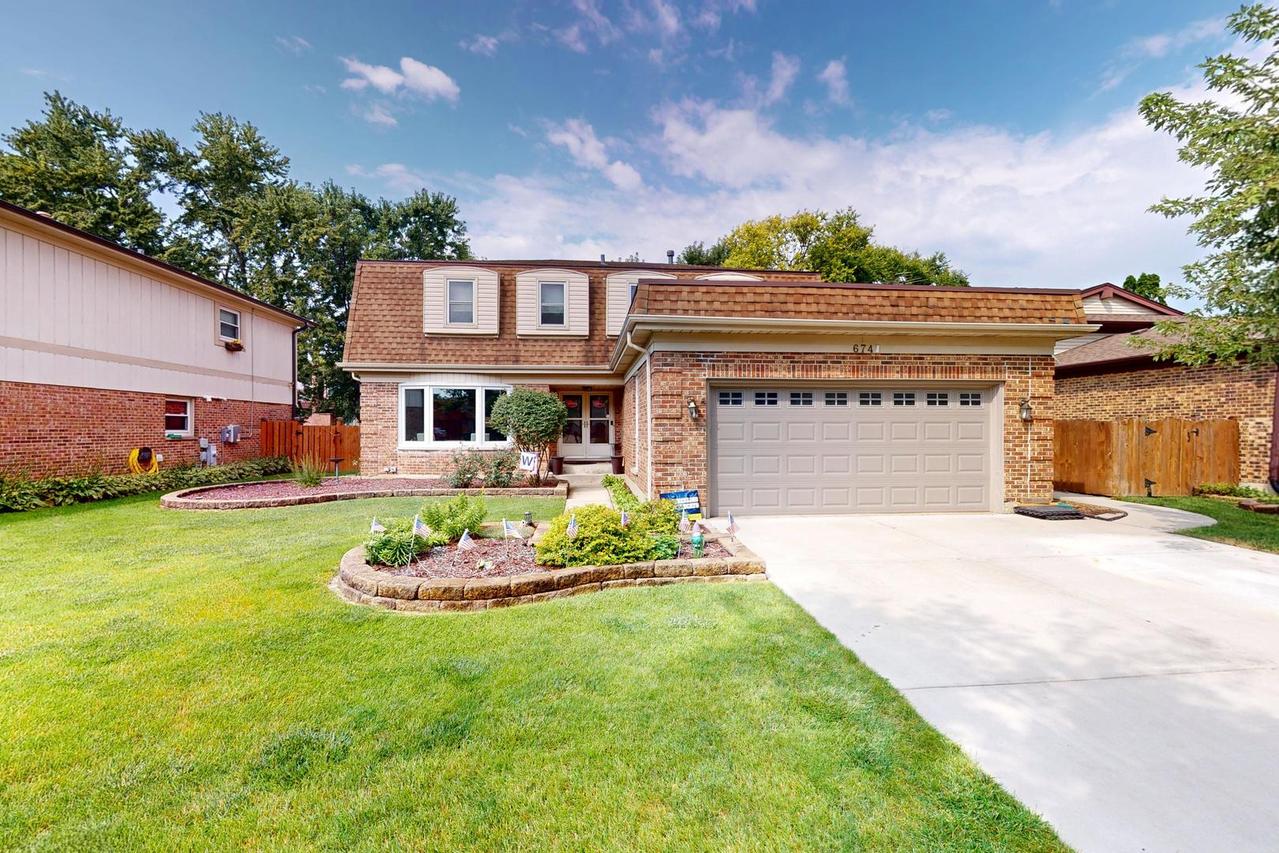 674 Sycamore Ln., Wheeling, IL 60090
