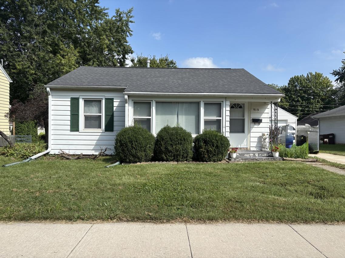 915 N 10th St., Rochelle, IL 61068
