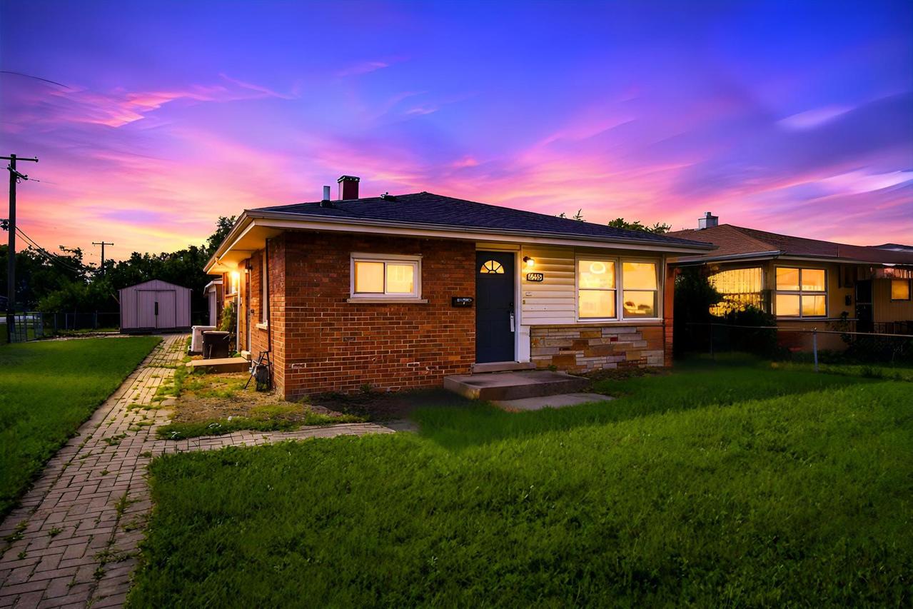 16460 Honore Ave., Markham, IL 60428