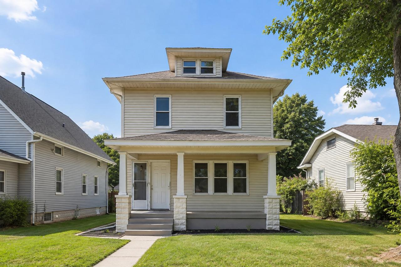 174 16th Ave., East Moline, IL 61244