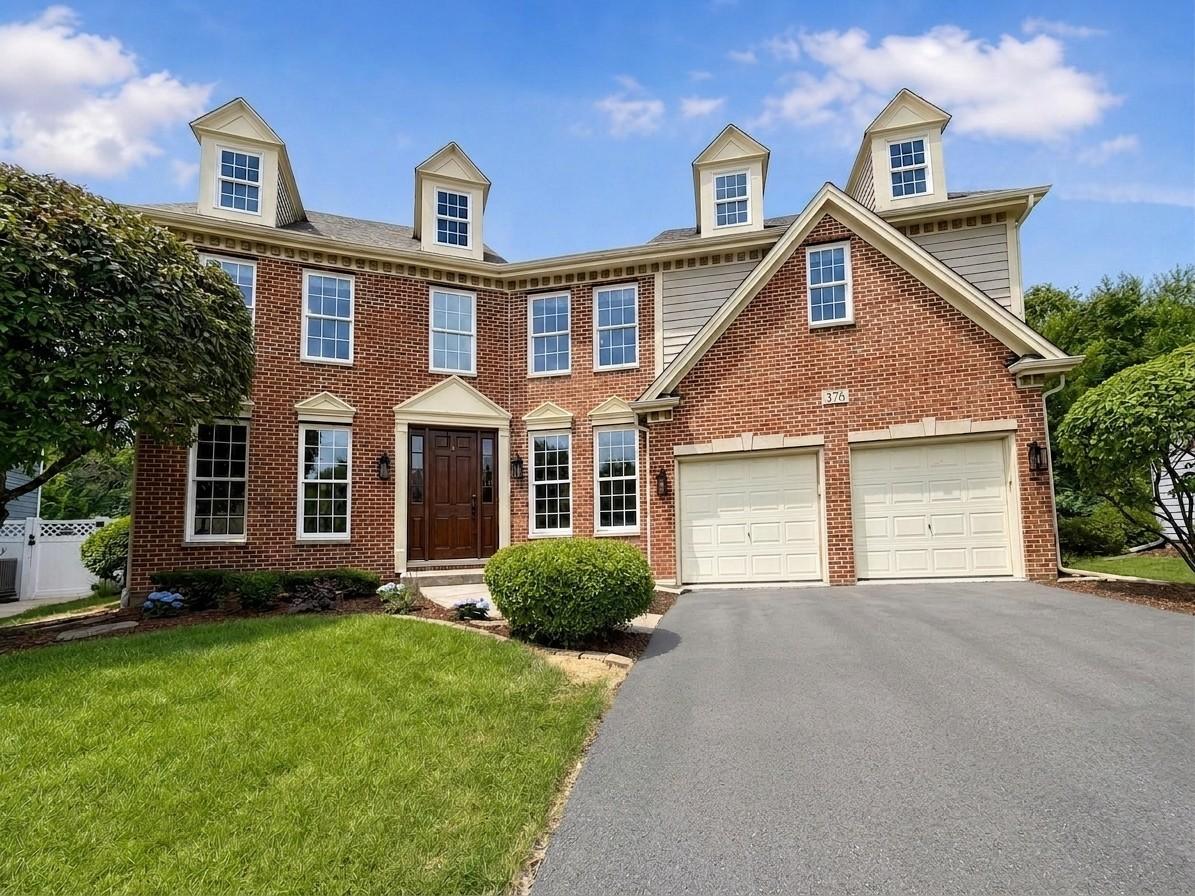 376 Amy Ct., Glen Ellyn, IL 60137