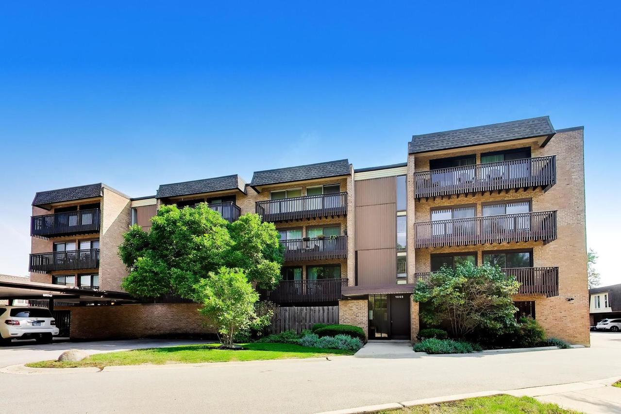 1845 Tanglewood Dr. #3D, Glenview, IL 60025