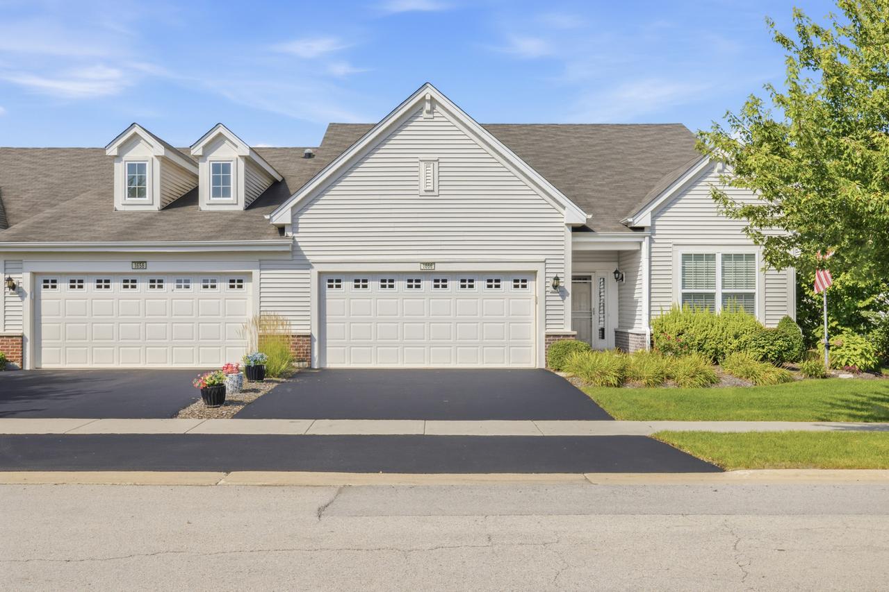 1666 Francis Dr., Pingree Grove, IL 60140