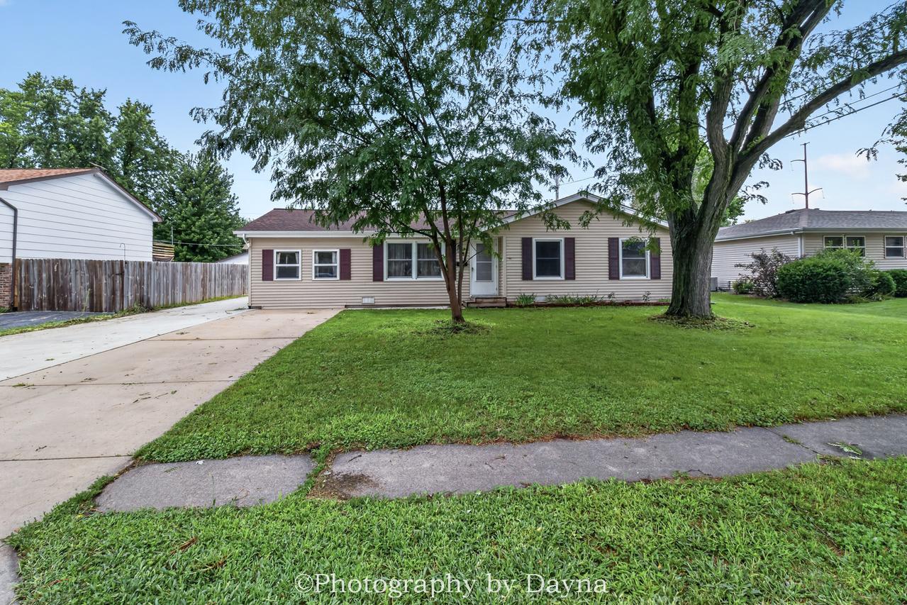 18 N West Ave., Bourbonnais, IL 60914