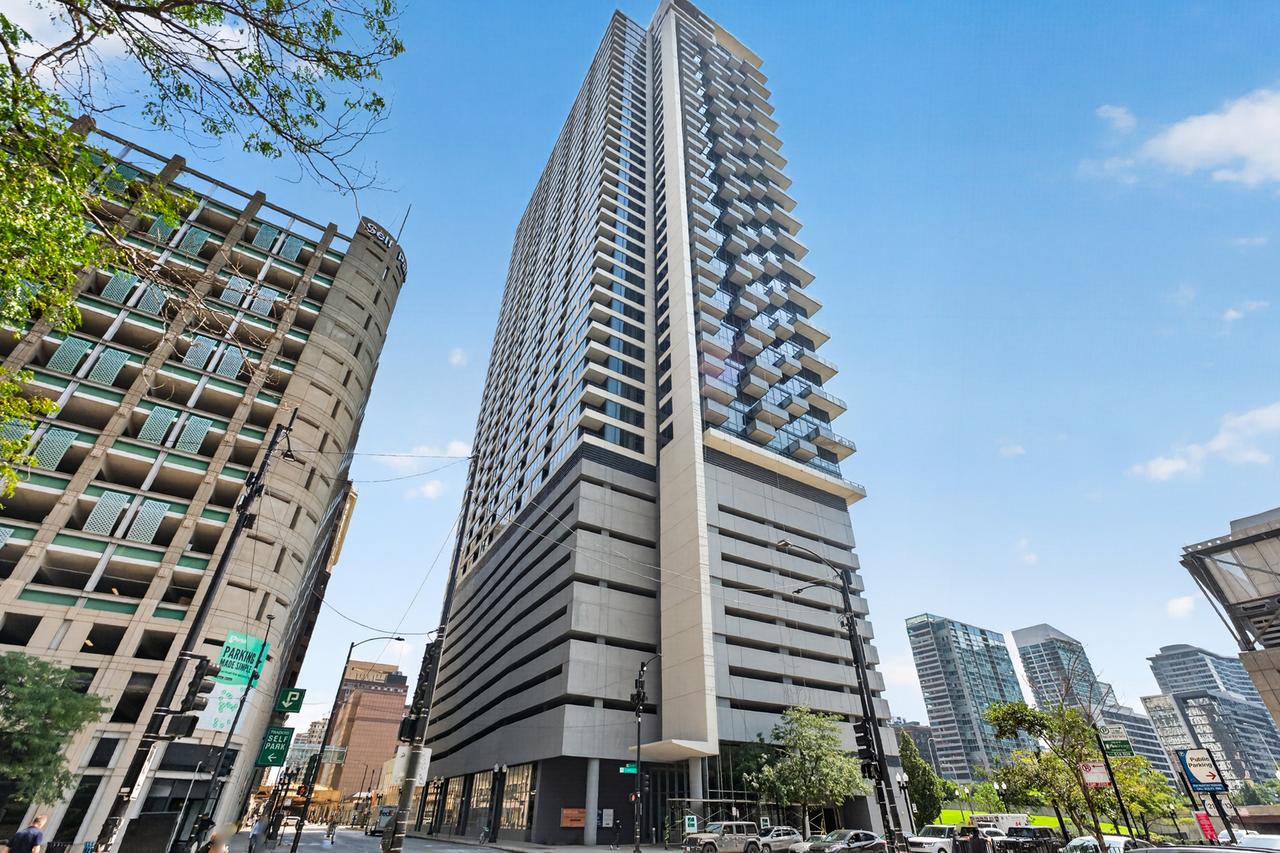 235 W Van Buren St. #4101, Chicago, IL 60607