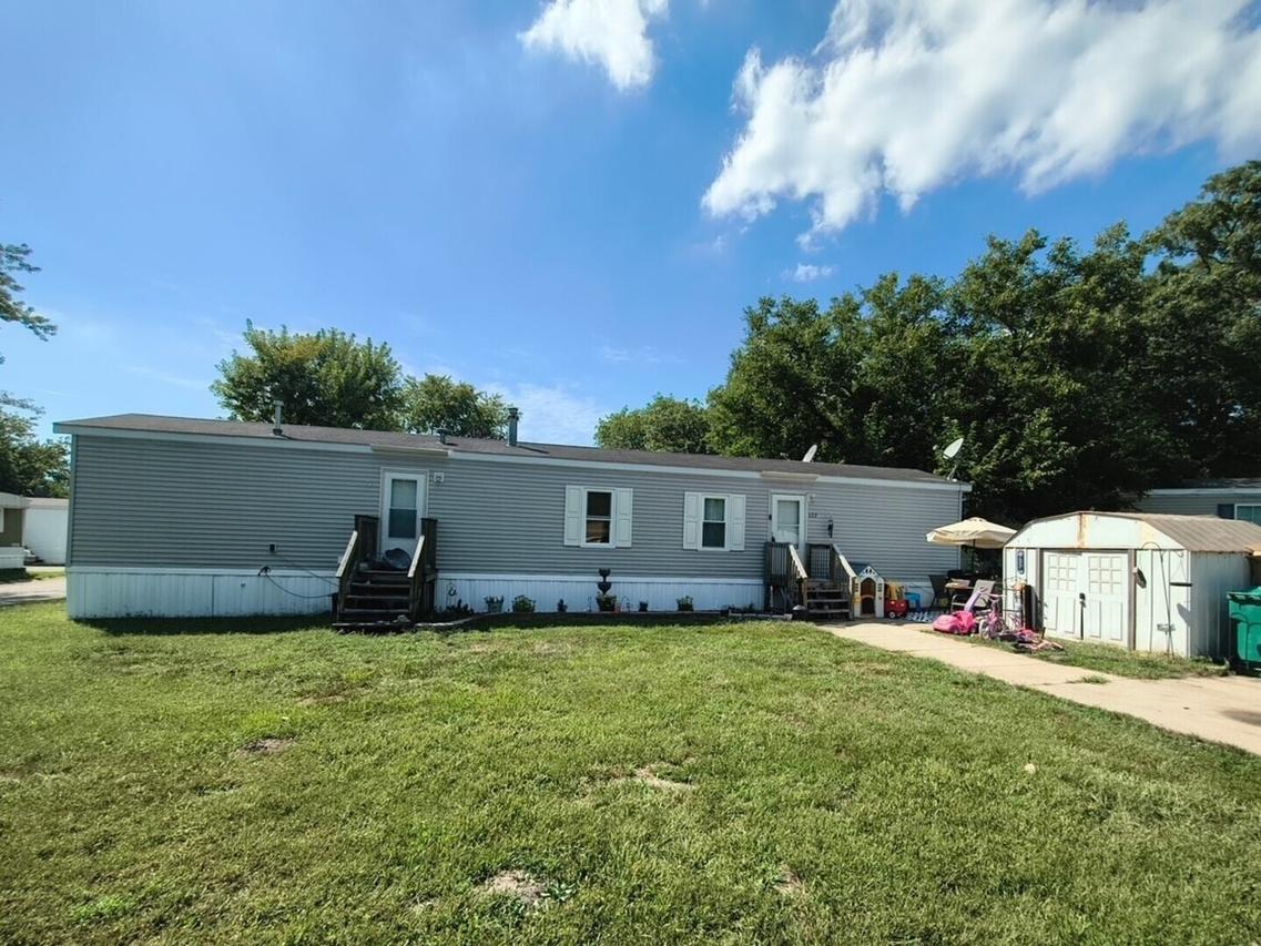 127 Pickwick Dr., Gardner, IL 60424