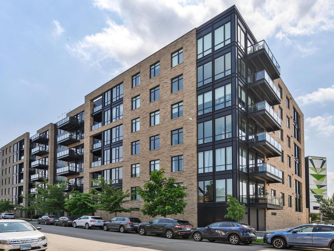 1701 W Webster Ave. #602, Chicago, IL 60614