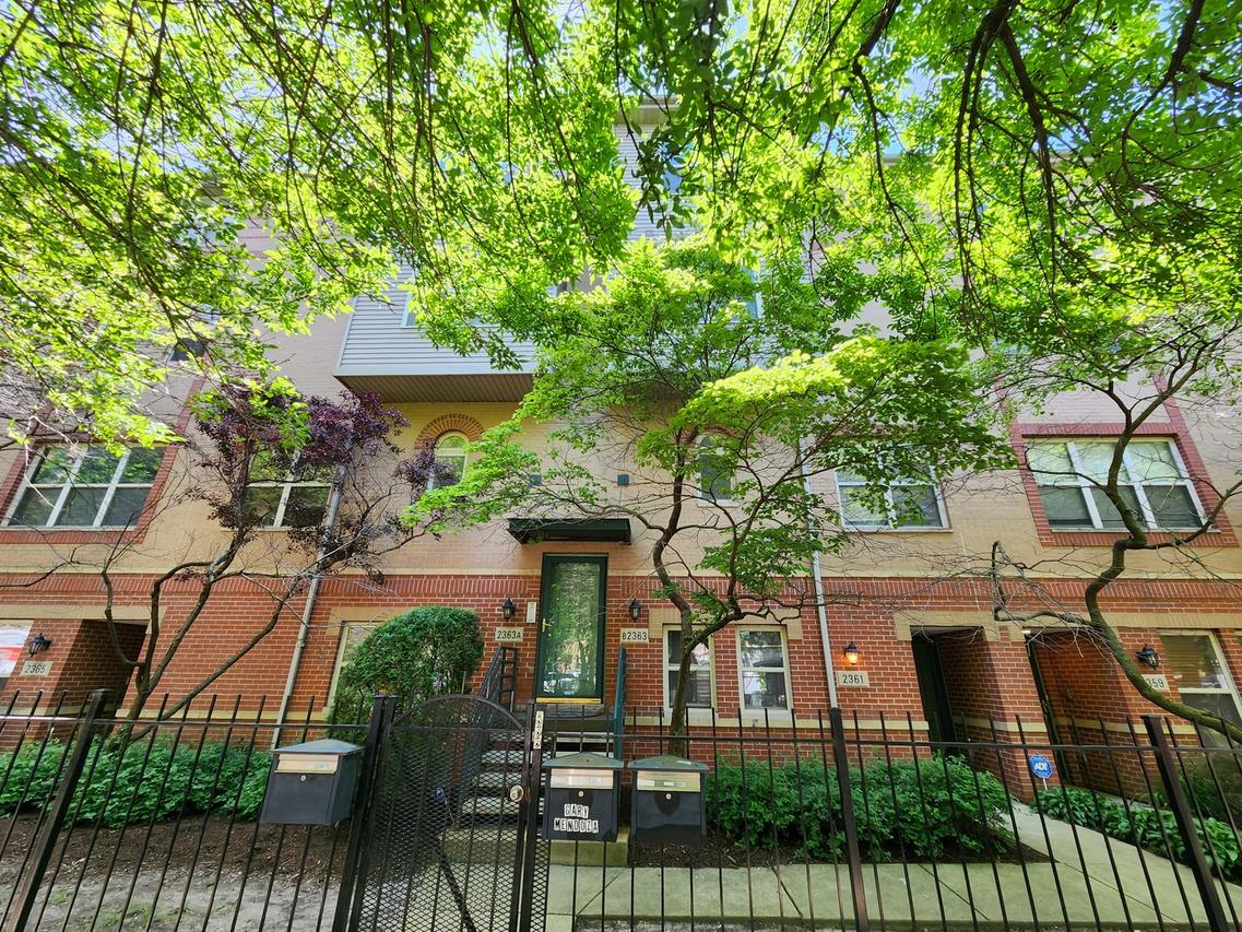 2363 E 70th Pl. #B, Chicago, IL 60649