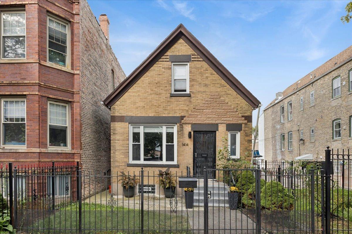 1414 N Avers Ave., Chicago, IL 60651