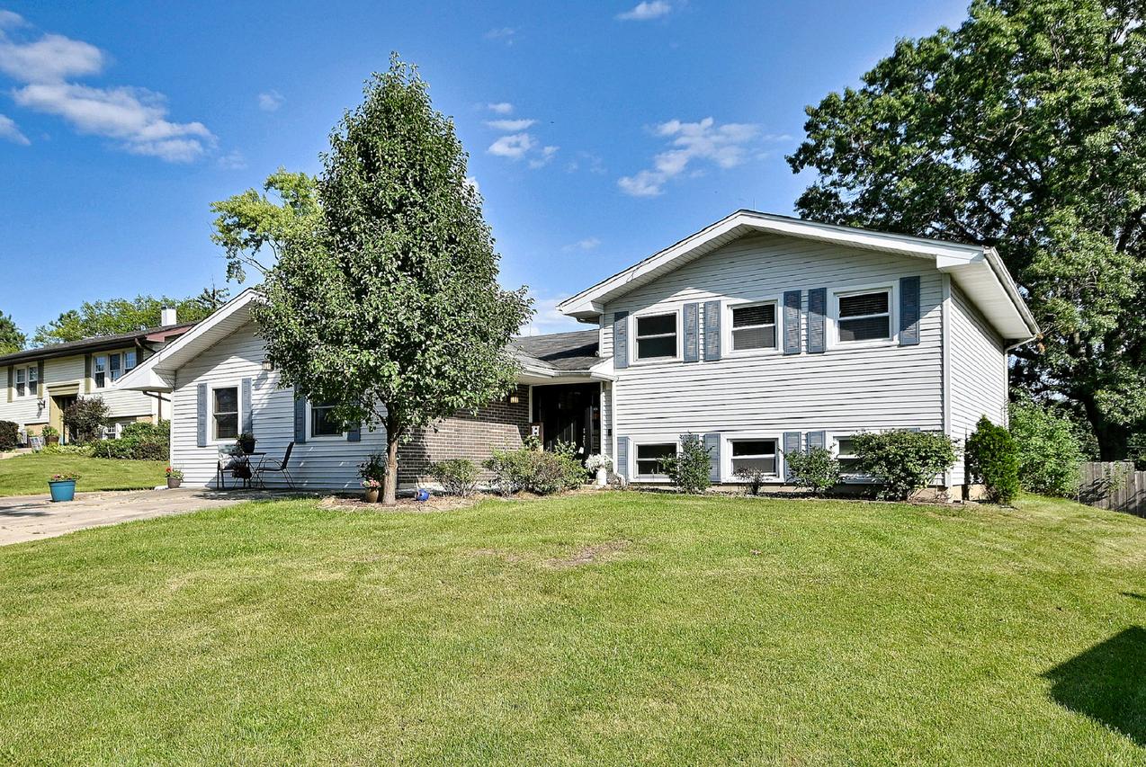 20W581 Glen Ct., Lombard, IL 60148